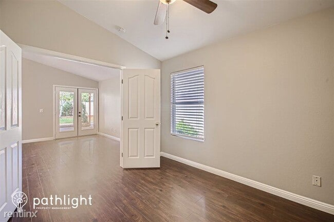 Building Photo - 3 br, 2 bath House - 12618 W Cambridge Ave...