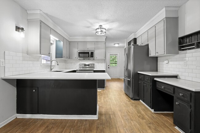 Building Photo - 598 Slick Rock Rd