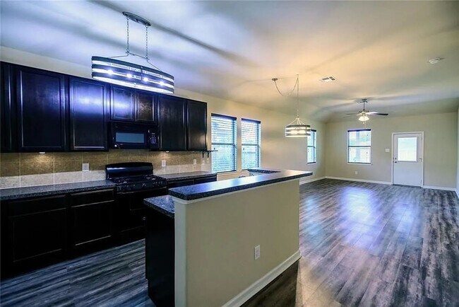 Building Photo - 296 Country Crossing Cir