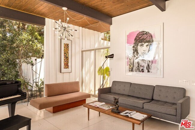 Building Photo - 4965 Calvin Ave