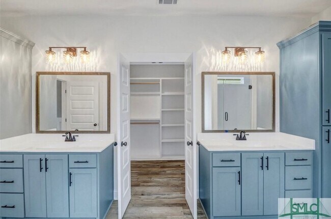 Building Photo - 421 Bear River Dr