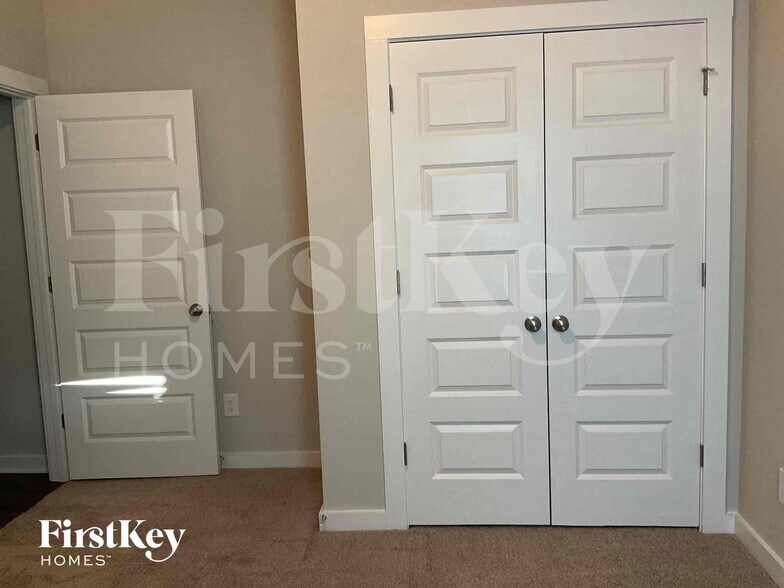 Building Photo - 145 Avalon Wy