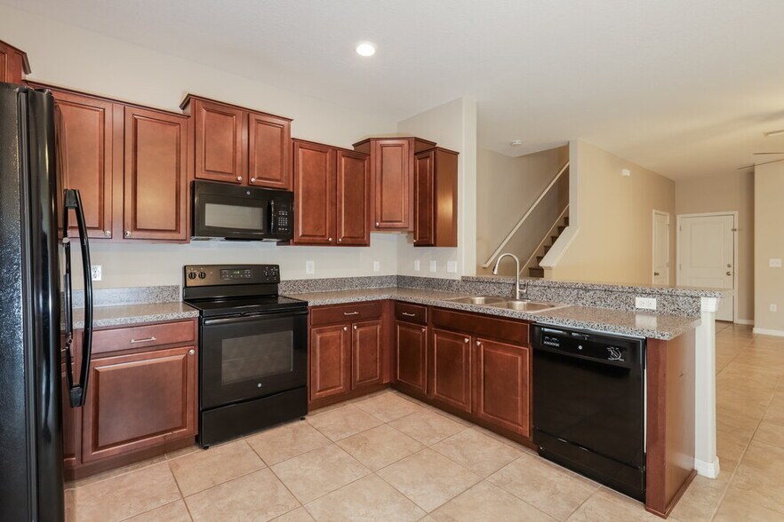 Building Photo - 12926 Utopia Gardens Way