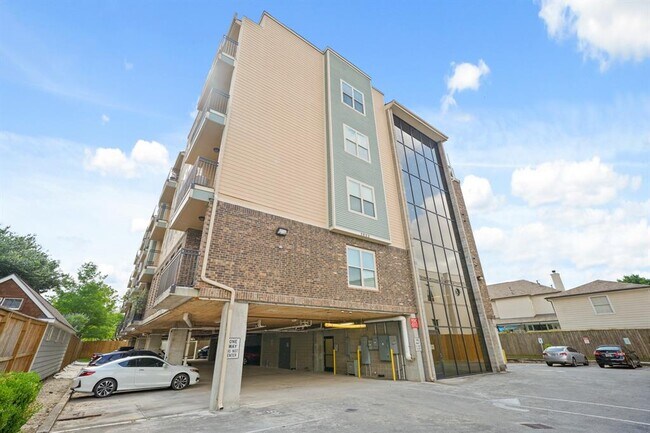 Building Photo - 2802 Morrison St