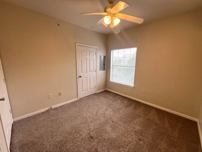 Building Photo - 2320 Gracy Farms Ln