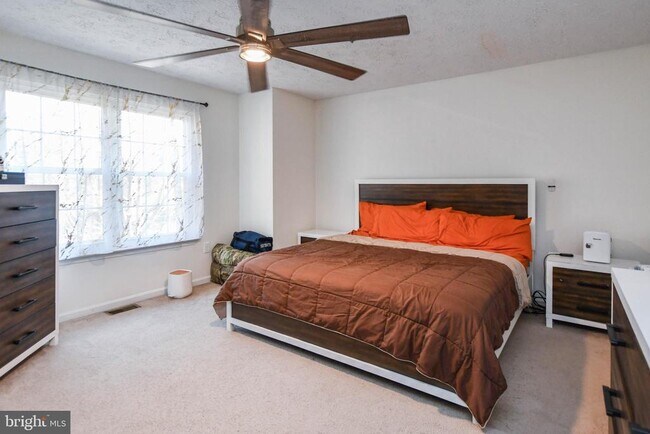 Building Photo - 5318 Halibut Pl
