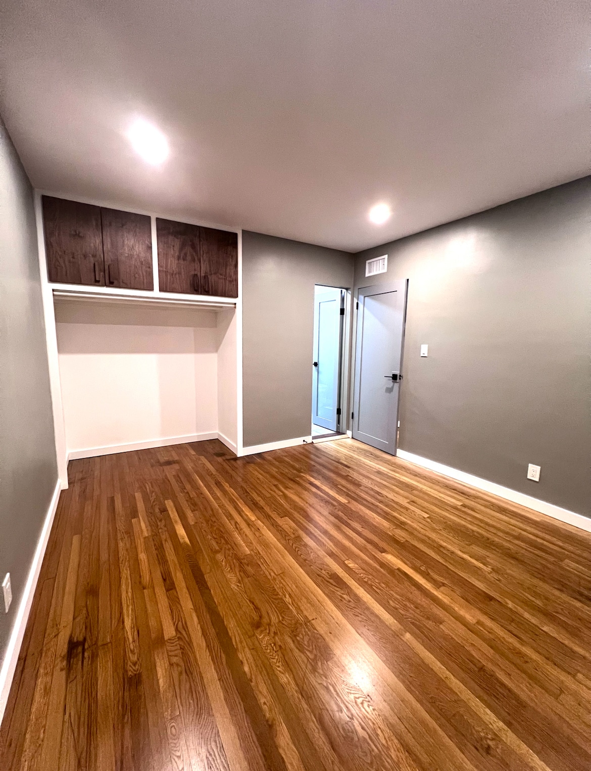 Building Photo - 3547 E Green St