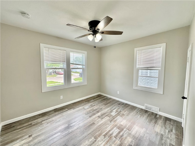 Building Photo - 2303 Maple St