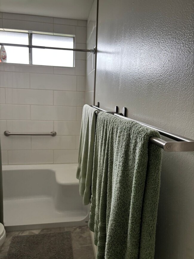 Building Photo - Beautiful Home in Watsonville - 55+ Community