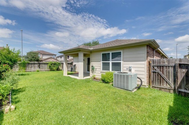 Building Photo - 3302 Legends Landing Dr