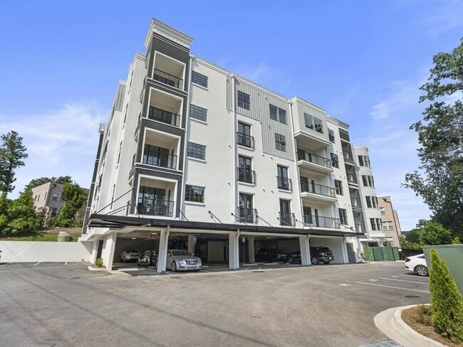 Primary Photo - 6890 Peachtree Dunwoody Rd