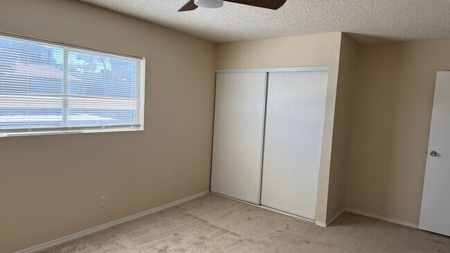 Building Photo - 2 BEDROOMS 1.5 BATHROOMS  TOWNHOUSE AVAILABLE FOR RENT !!!