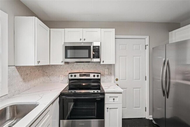 Building Photo - 172 Meador Way SE