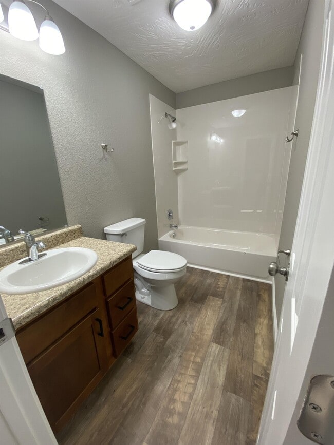 Building Photo - 1628 W Scott St