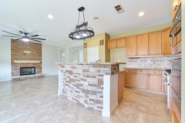 Building Photo - 82950 Vincent Dr