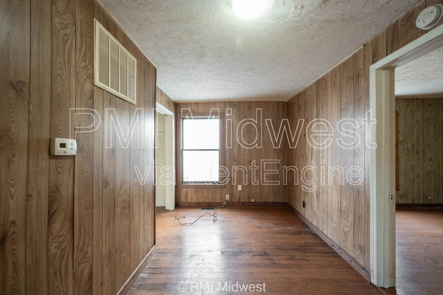 Building Photo - 918 S Bell St