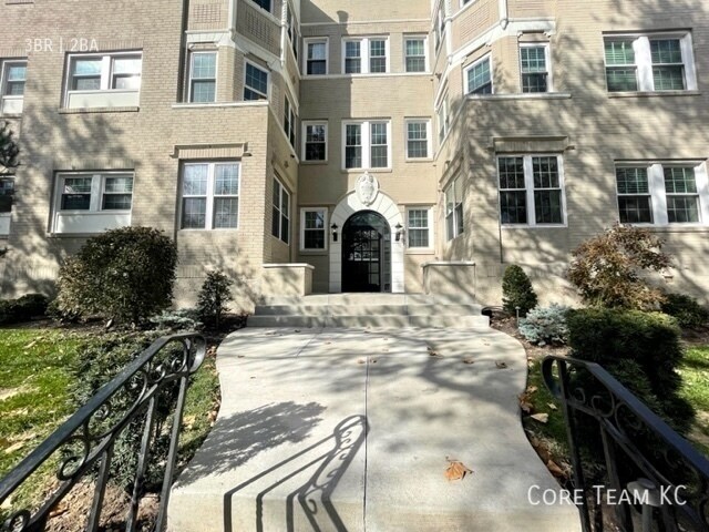 Building Photo - 920 Ward Pkwy