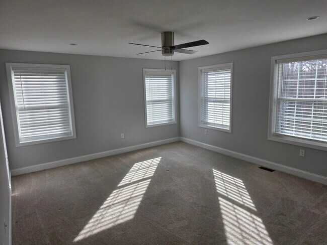 Building Photo - 5 Alumni Dr