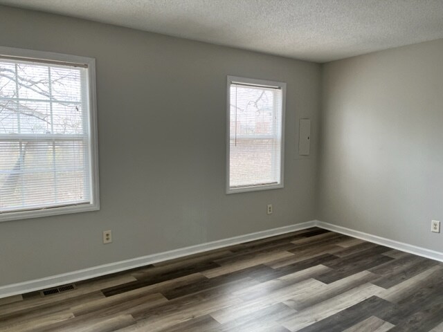 Building Photo - 410 W Ward Ave