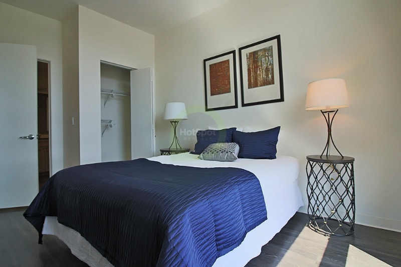 Building Photo - 824 N Milwaukee Ave