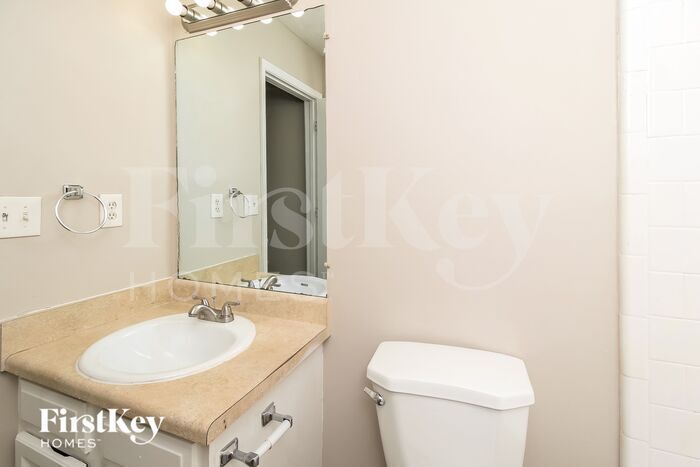 Building Photo - 457 Maid Marion Ln