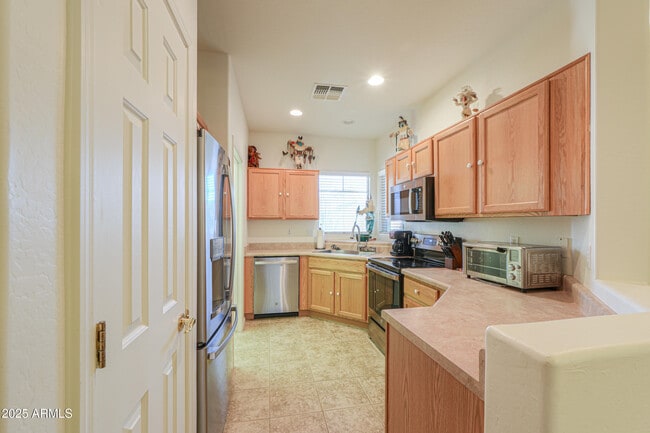 Building Photo - 10806 E Peralta Canyon Dr