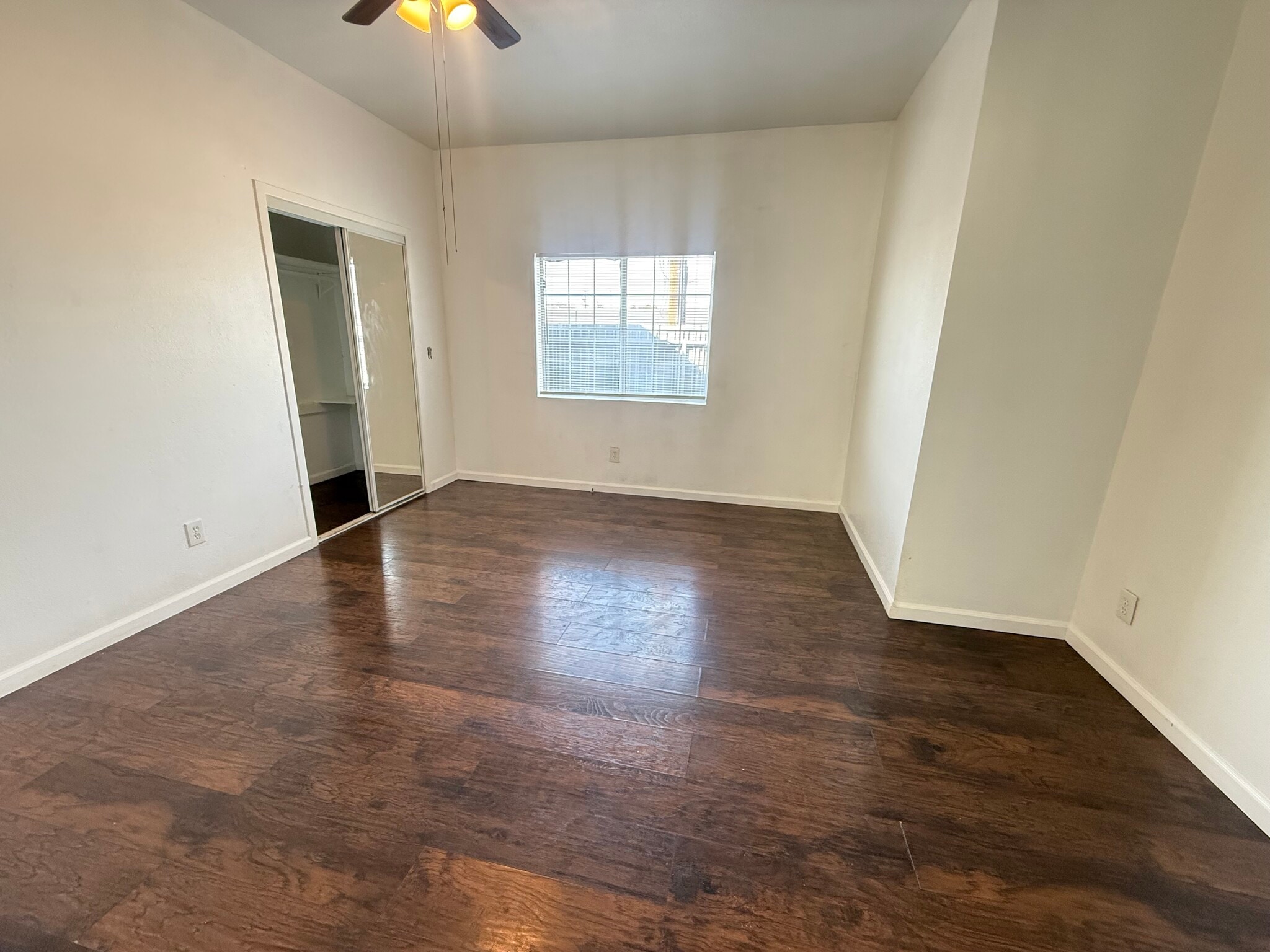 Building Photo - 1341 W 47th St