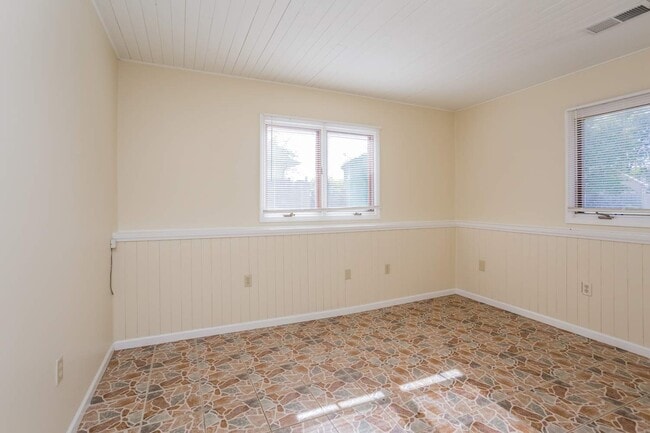 Building Photo - 2904 Facel Vega Dr