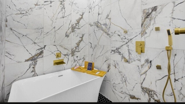 Building Photo - 4117 Shelby Cir