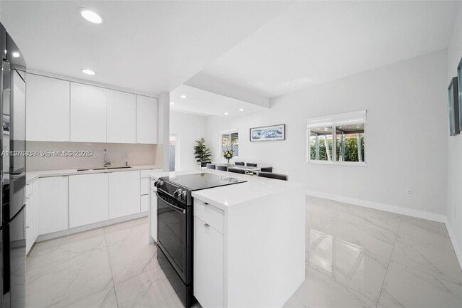 Building Photo - 3436 SW 88th Pl