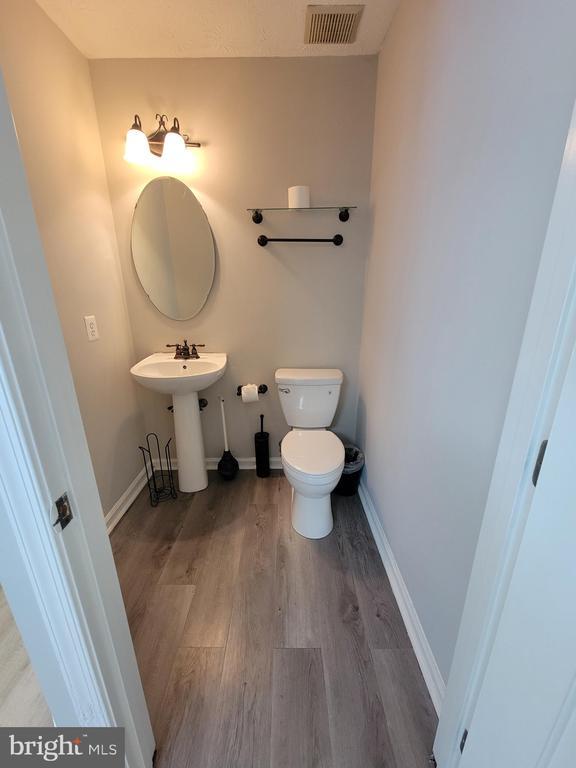 Building Photo - 8702 Castlerock Ct