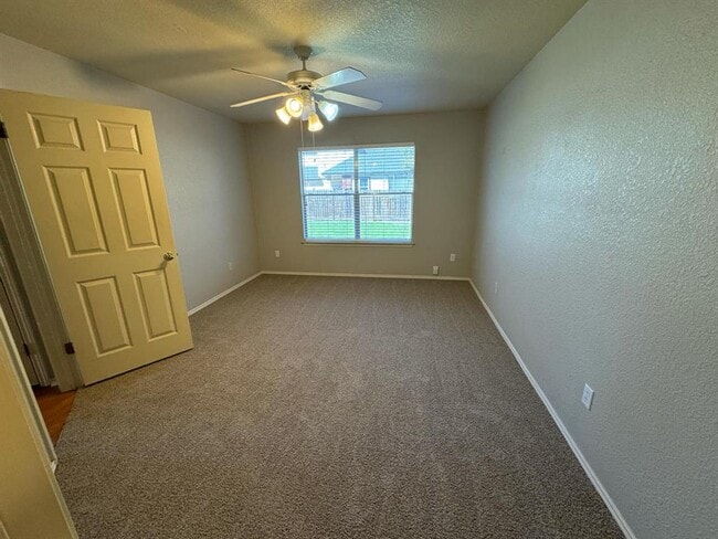 Building Photo - 8901 Vigen Cir