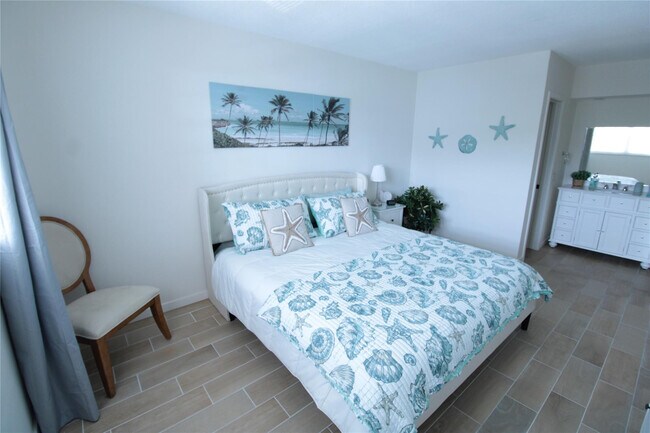 Building Photo - 440 Paradise Isle Blvd
