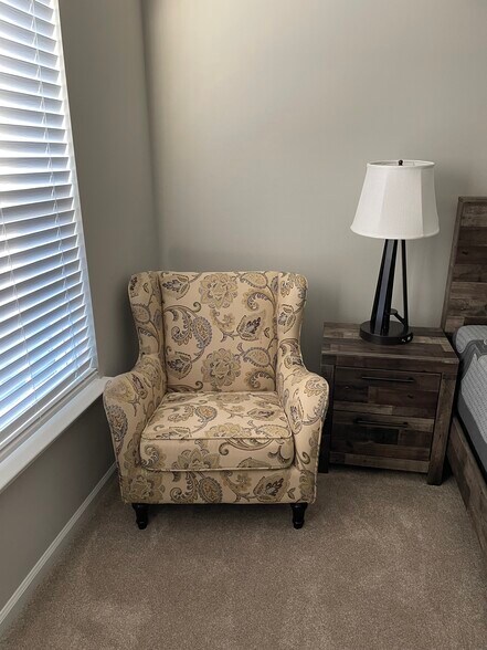 Chair for sitting in living room - 904 Queens Way