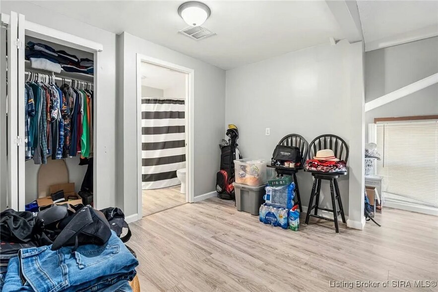 bedroom 2 - 531 E Chestnut St