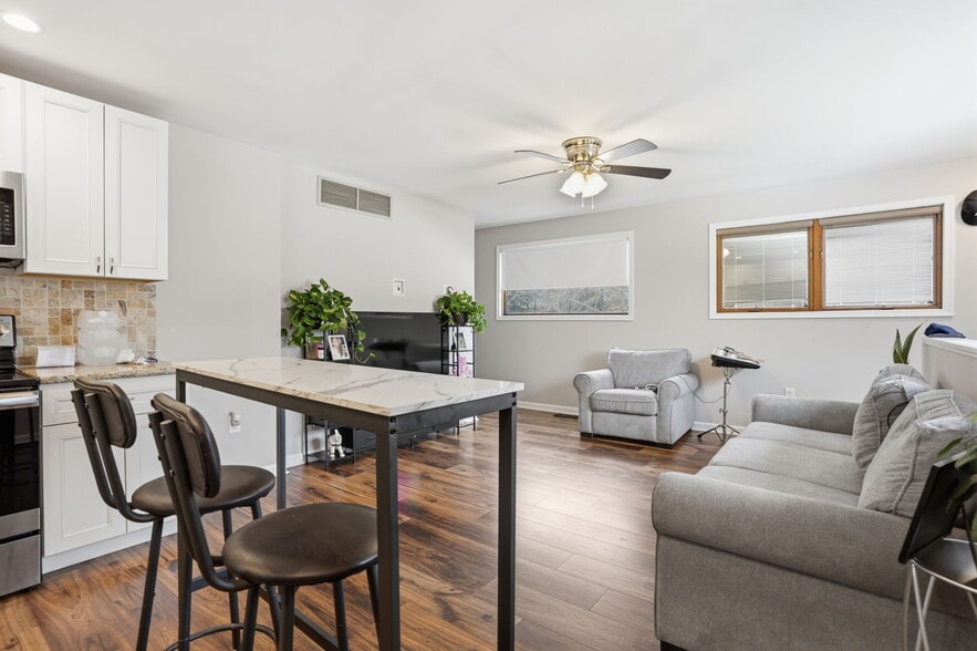 Building Photo - 244 Mathers Rd