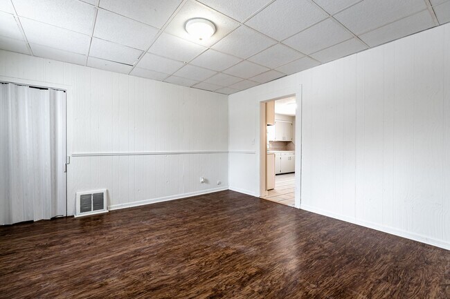 Building Photo - nre317