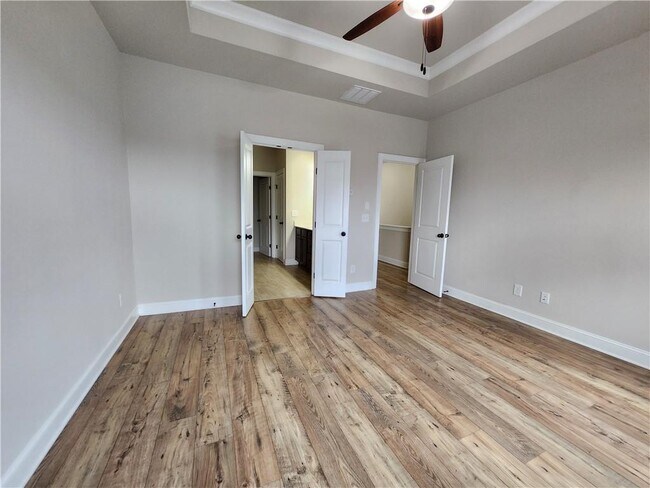 Building Photo - 1323 Faircrest Wy