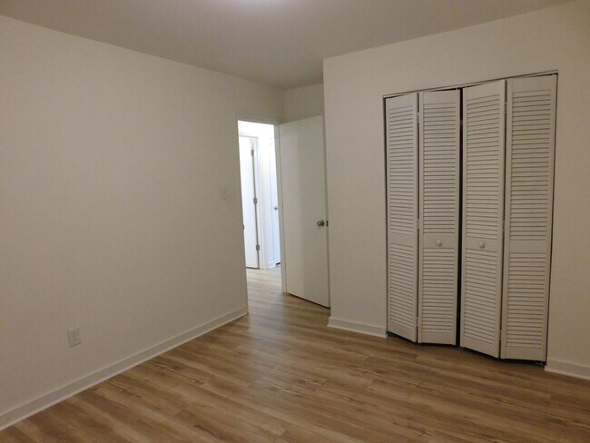 Building Photo - 1522 College Way