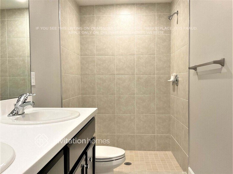 Building Photo - 467 Ocala St