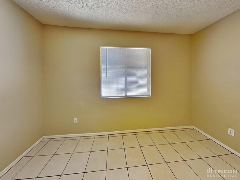 Building Photo - 4763 W Menadota Dr