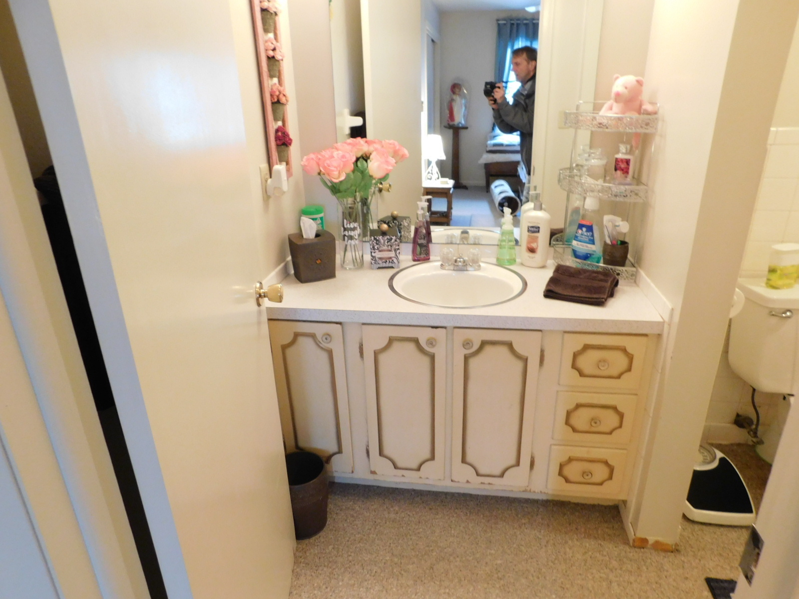 Bathroom - 1553 W Grandview Blvd