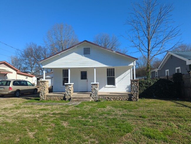 Building Photo - Home for Rent in Rossville