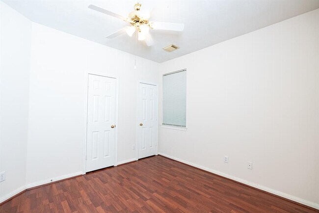 Building Photo - 1626 Maryvale Dr