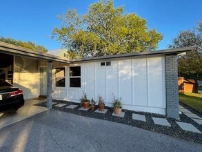 Building Photo - 2910 Pecan Springs Rd