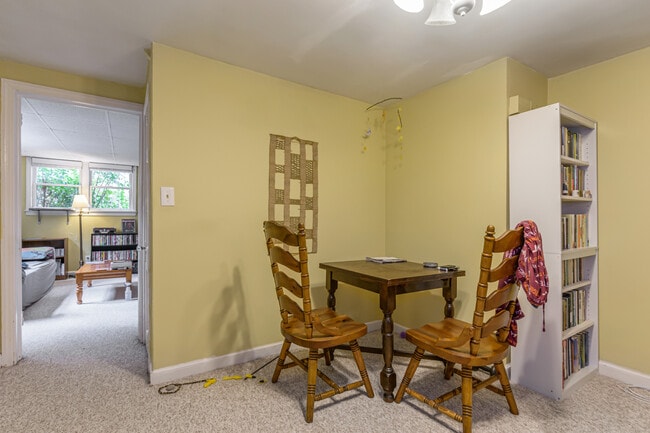 Building Photo - 1377 Scott Blvd