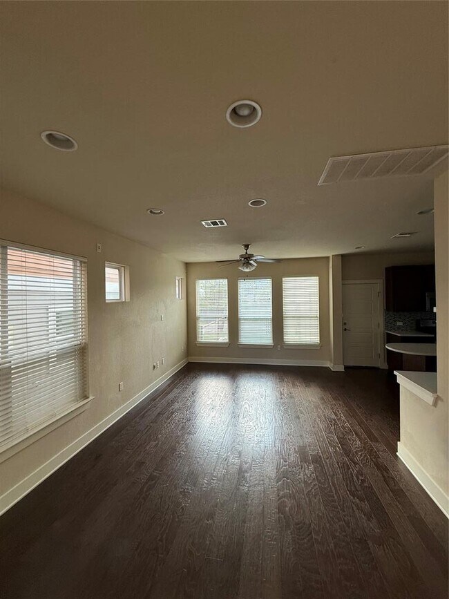 Building Photo - 2825 Stock Dr