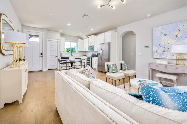 Building Photo - 142 Volterra Ln