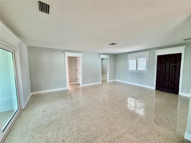 Building Photo - 17045 Dolphin Dr
