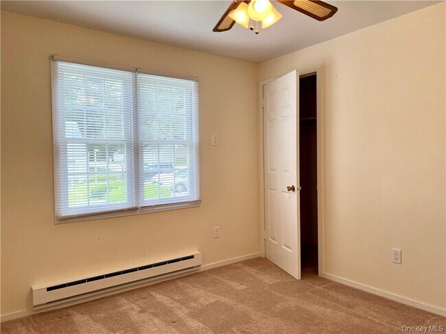 Building Photo - 1604 Holly Stream Ct